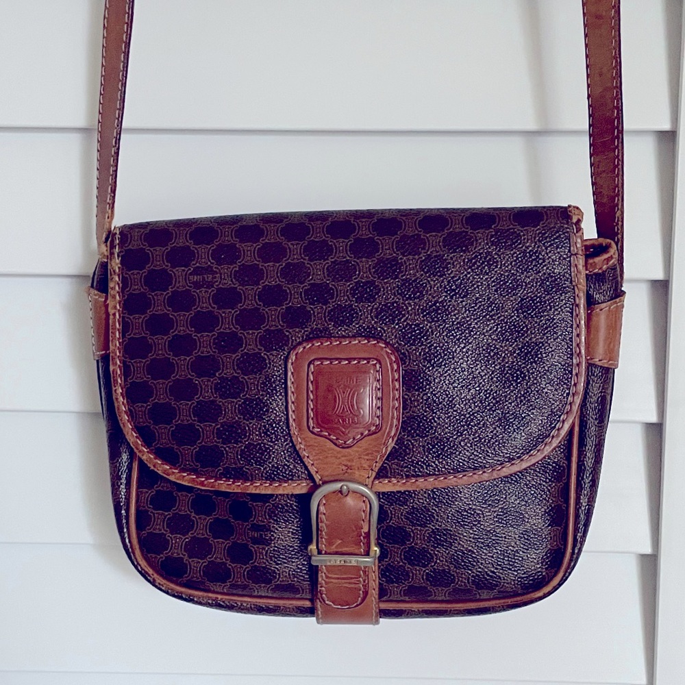 🩵AUTIMN SALE!!! 🩵 CELINE w classic Macadam crossbody bag with buckle detail.
